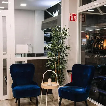 מלון Q-royal Skylounge