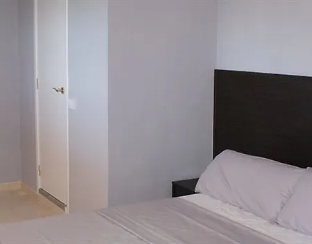 Q-royal Skylounge מלון