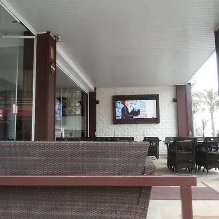 Q-royal Skylounge * פלאייה דה פאלמה