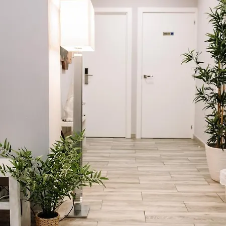 Q-royal Skylounge Hotel