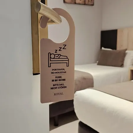 Q-royal Skylounge Hotel *