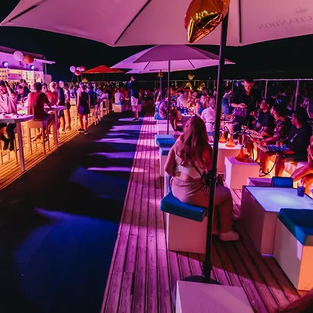 فندق Q-royal Skylounge *