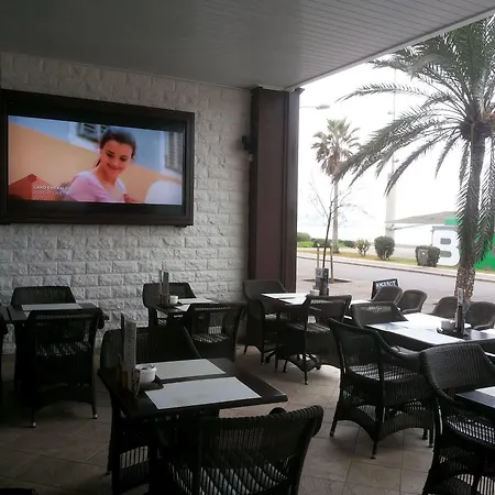 Q-royal Skylounge فندق