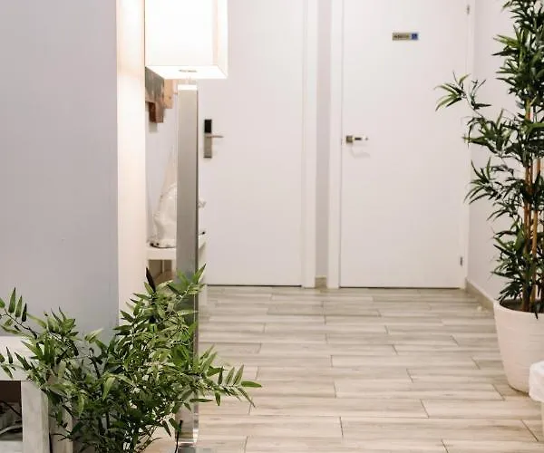 Q-royal Skylounge Hotel