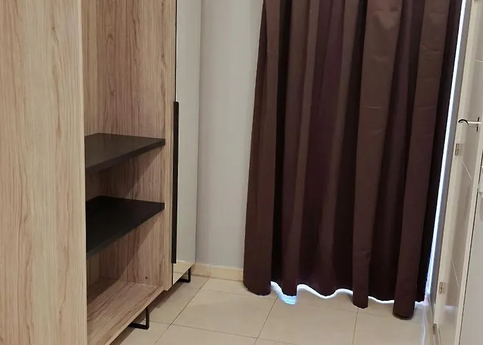 Q-royal Skylounge Hotel