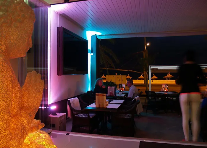 Q-royal Skylounge Hotel