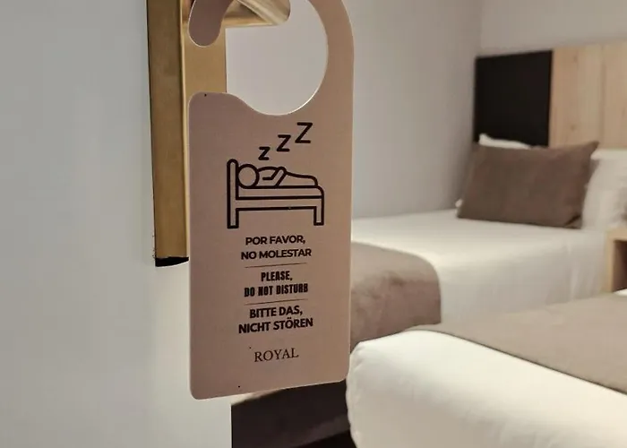 Q-royal Skylounge Szálloda *